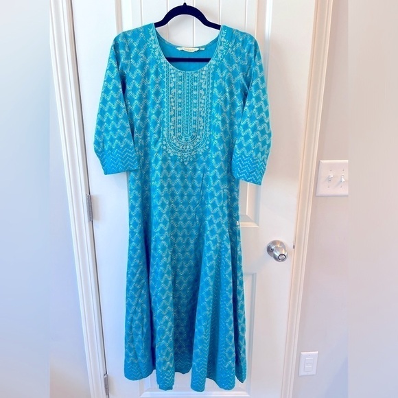 AVAASA Turquoise Kurta with Yoke Embroidery Rayon Ethnic Pakistan Indian Sz S - Picture 1 of 10